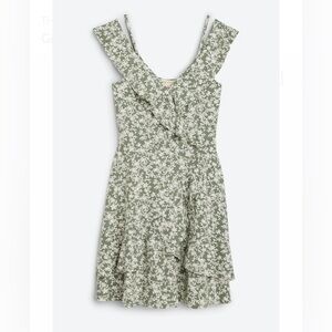 THE GENERAL GOOD
Greta Cold Shoulder Dress